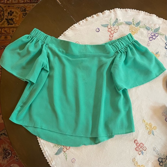 It Girl Off Shoulder Green Chiffon Butterfly Sleeve Blouse. Size Medium - Picture 9 of 11
